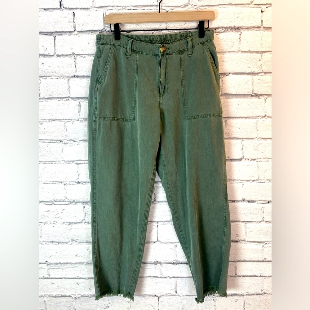 Aerie Womens Cropped Utility Pants Unfinished Hem Elastic Waist Size Medium EUC